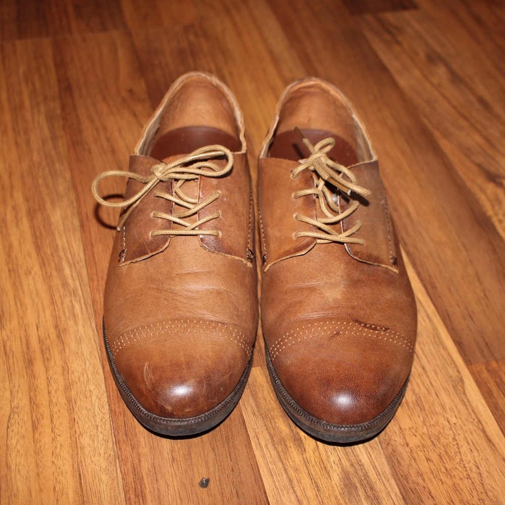 Brown dress shoes
